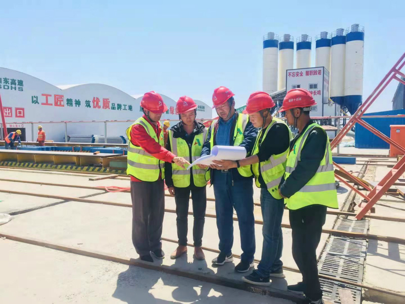 张茂和工作照1_meitu_2.jpg 张茂和工作照1_meitu_2.jpg