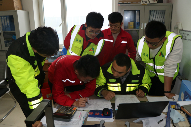 王伟震照片1_meitu_1.jpg 王伟震照片1_meitu_1.jpg